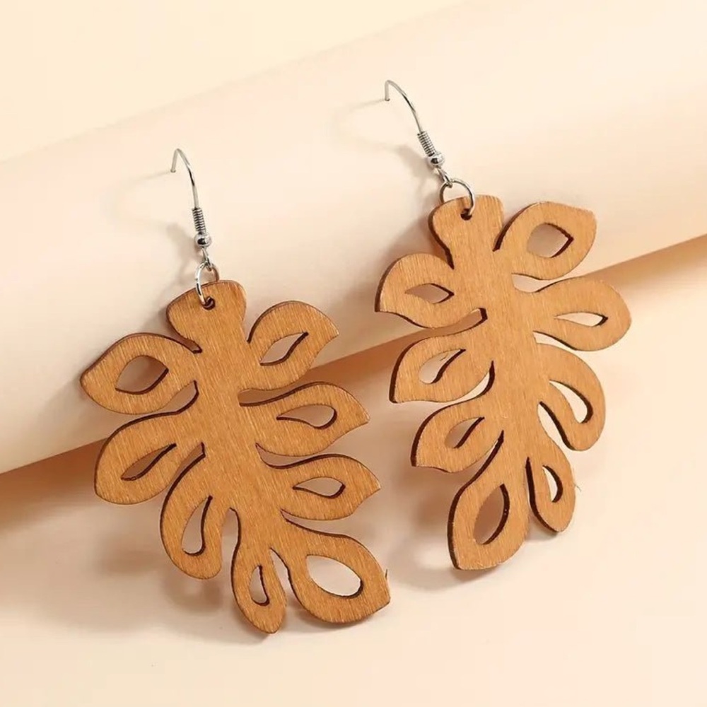 NWT Boho Wood Leaf earrings